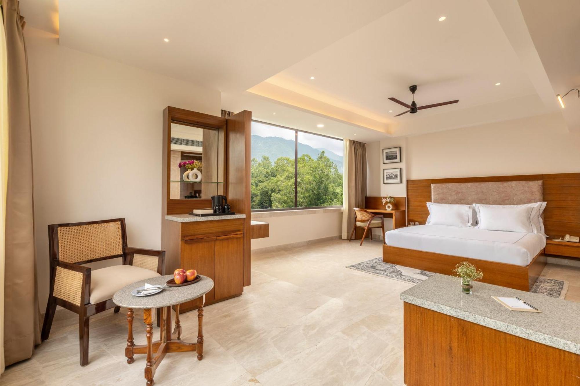 The Prominence Mussoorie Road Dehradun Hotel Bagian luar foto