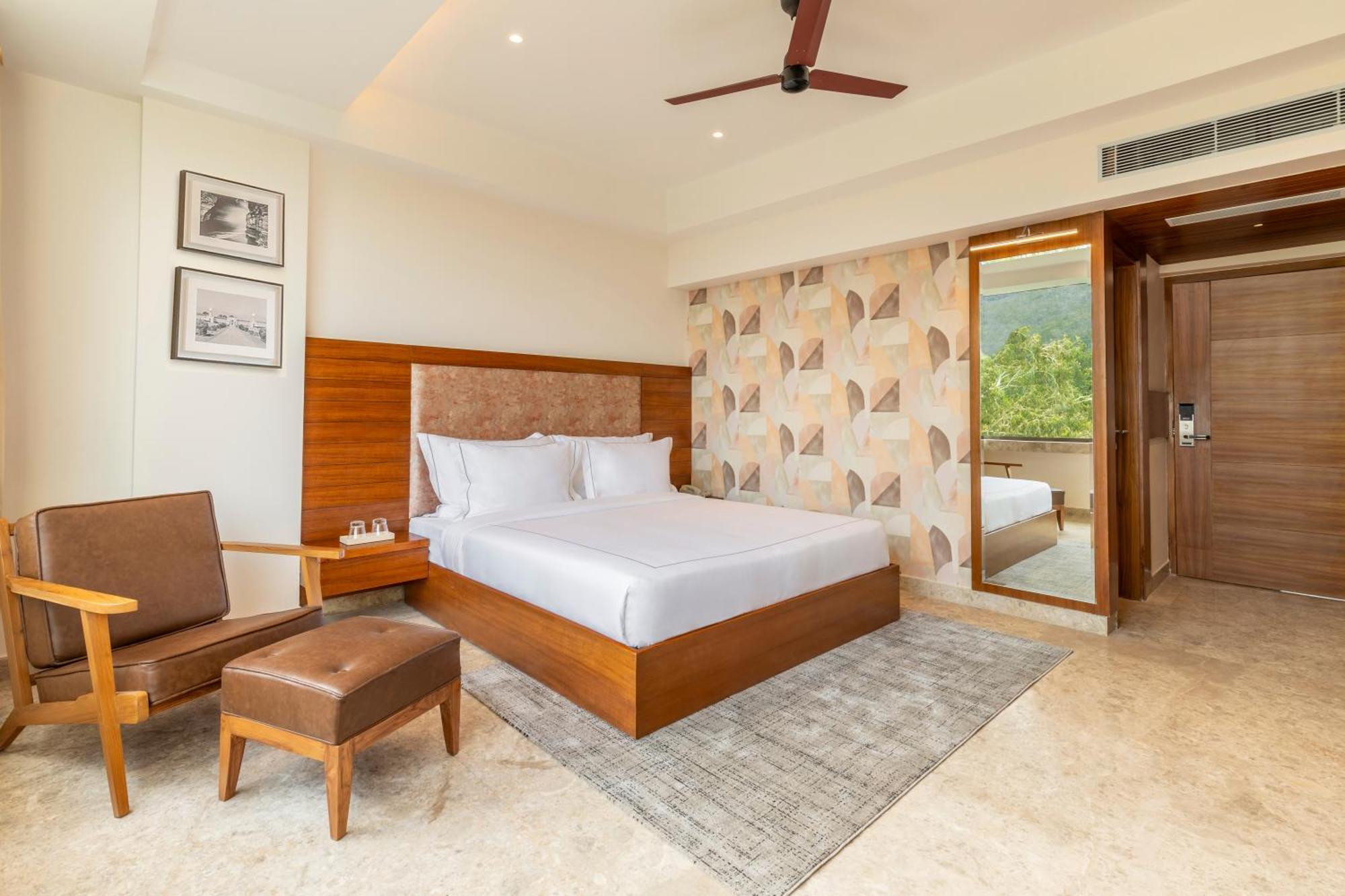 The Prominence Mussoorie Road Dehradun Hotel Bagian luar foto
